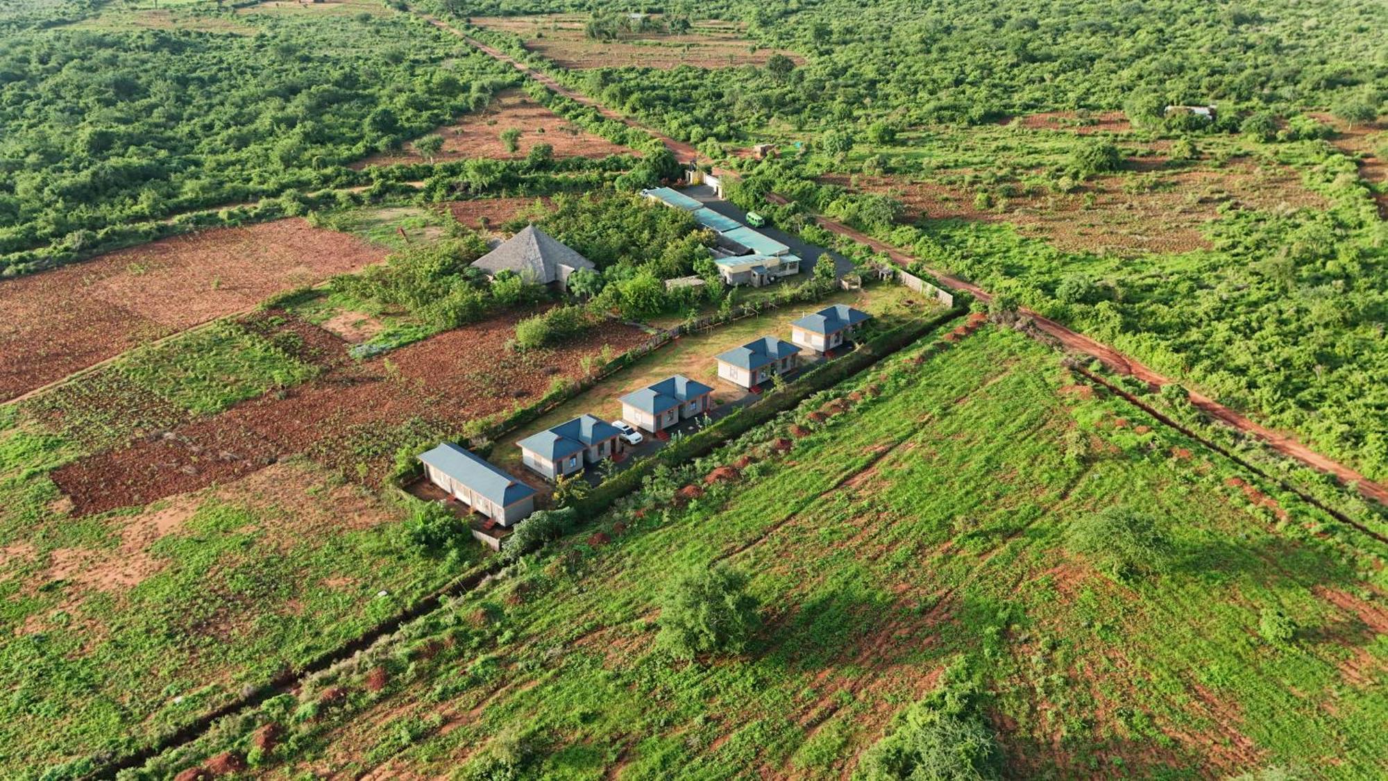 Tausa Tsavo Eco Lodge Voi Exterior foto